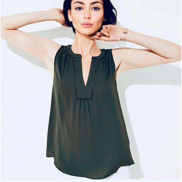Loft Sage Green Split V-Neck Sleeveless Flowy Lace Neck Detail Tank Blouse XS - Picture 1 of 9